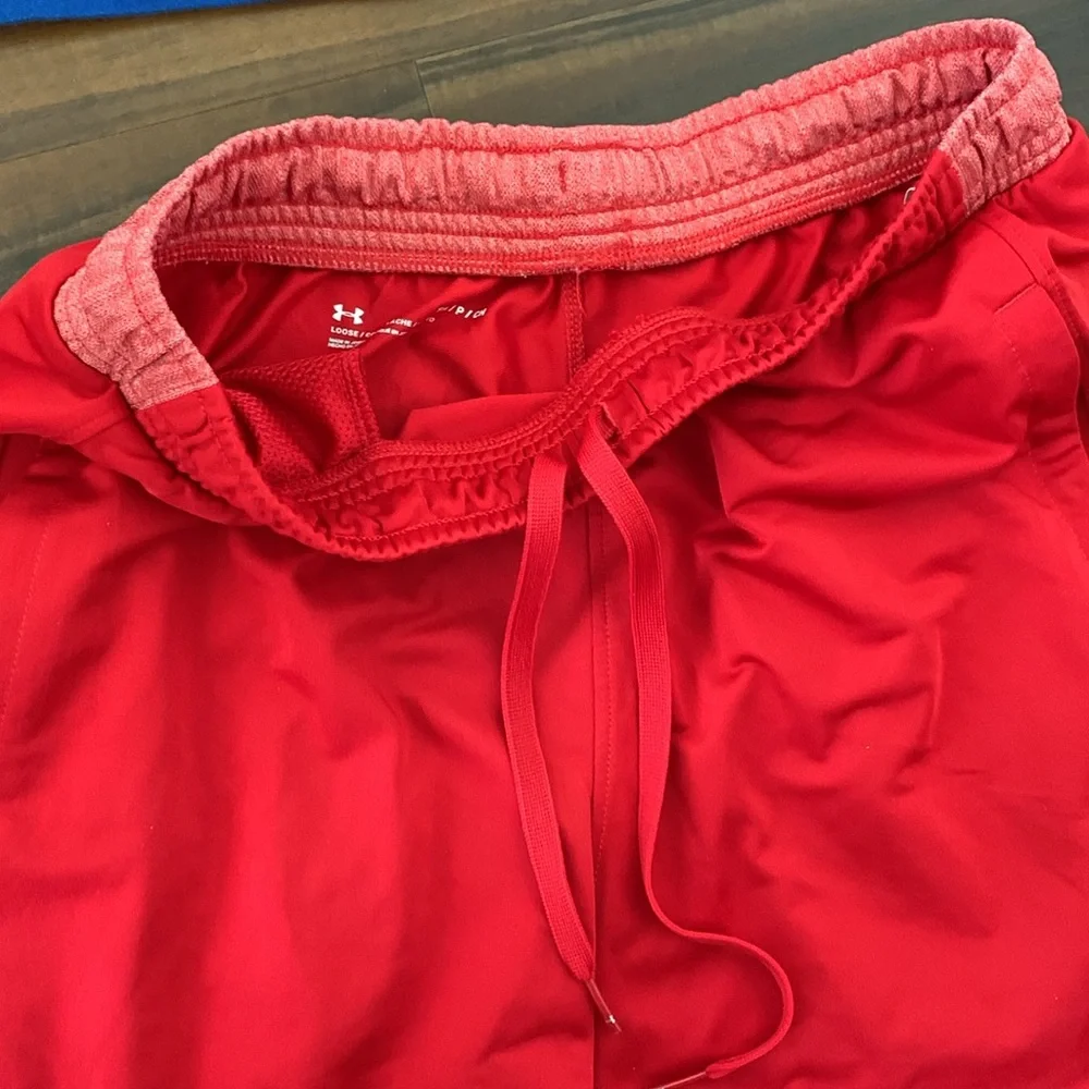 Under Armour Blue Tee & Red Athletic Shorts Set